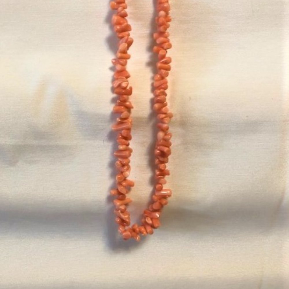 Vintage Coral Chip Necklace
